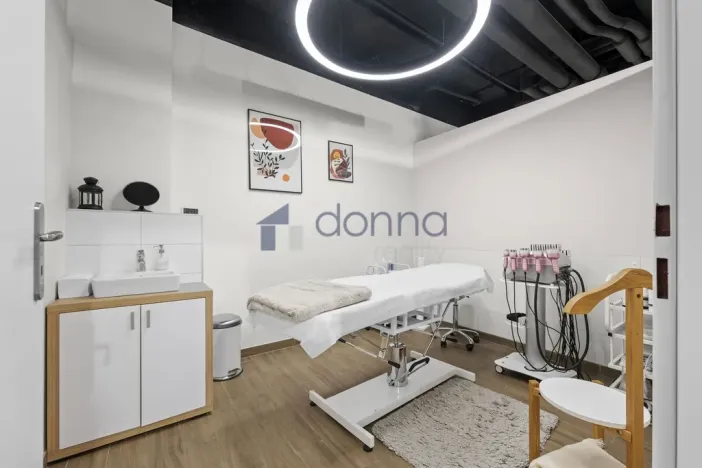 Pronájem obchodního prostoru, Praha, Sokolovská, 363 m2