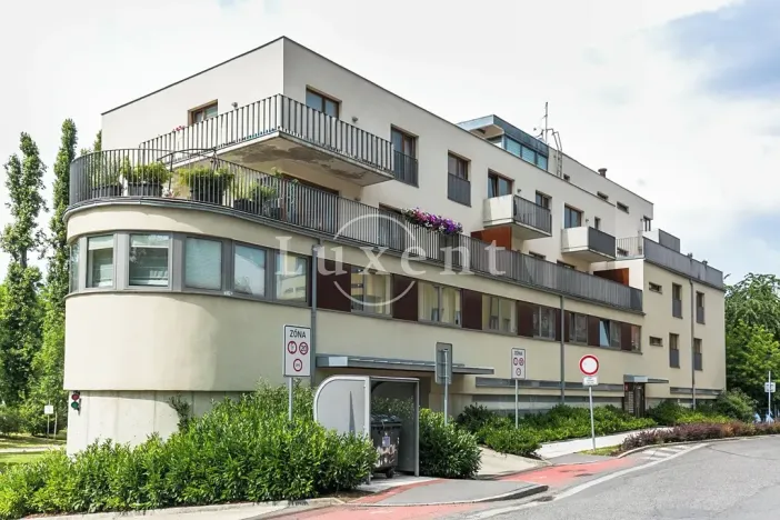 Pronájem bytu 2+kk, Praha - Michle, Magistrů, 65 m2