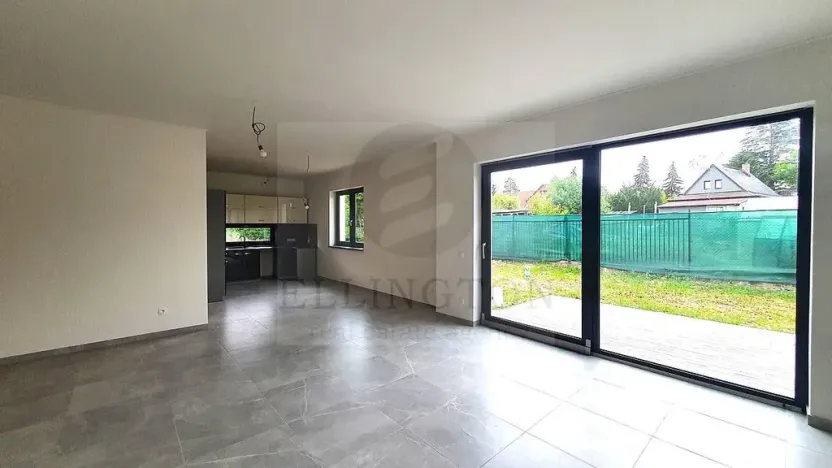 Pronájem rodinného domu, Ohrobec, V zahrádkách, 226 m2