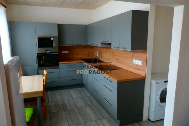 Prodej bytu 3+1, Božice, 74 m2