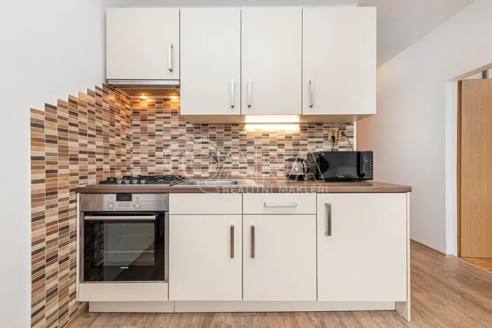 Pronájem bytu 1+1, Liberec - Liberec III-Jeřáb, Vaňurova, 37 m2