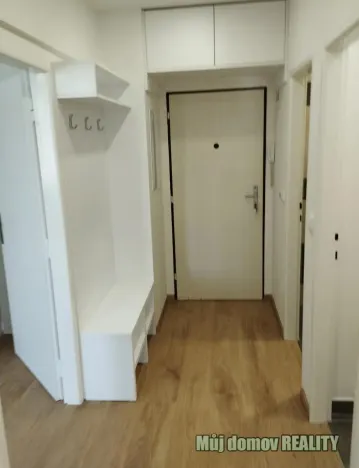 Pronájem bytu 1+1, Praha - Nusle, U družstva Repo, 37 m2