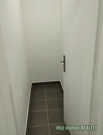 Pronájem bytu 1+1, Praha - Nusle, U družstva Repo, 37 m2