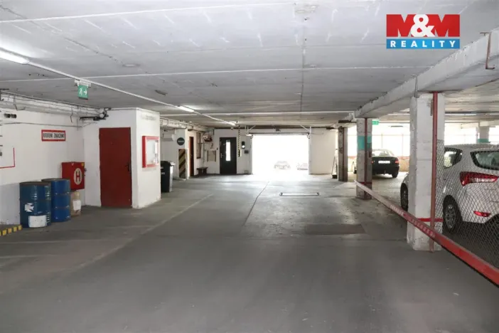 Prodej garážového stání, Praha - Střížkov, Lovosická, 18 m2