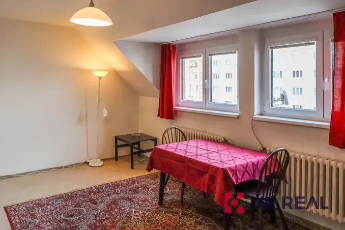 Pronájem bytu 1+kk, Praha - Břevnov, Na Petřinách, 34 m2