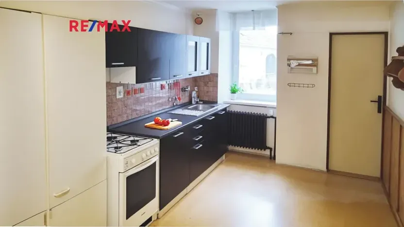 Prodej rodinného domu, Chrást, 280 m2