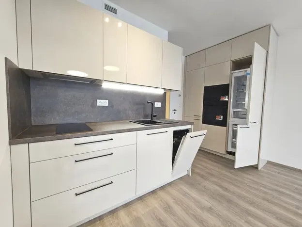 Pronájem bytu 1+kk, Praha - Hloubětín, Poděbradská, 34 m2