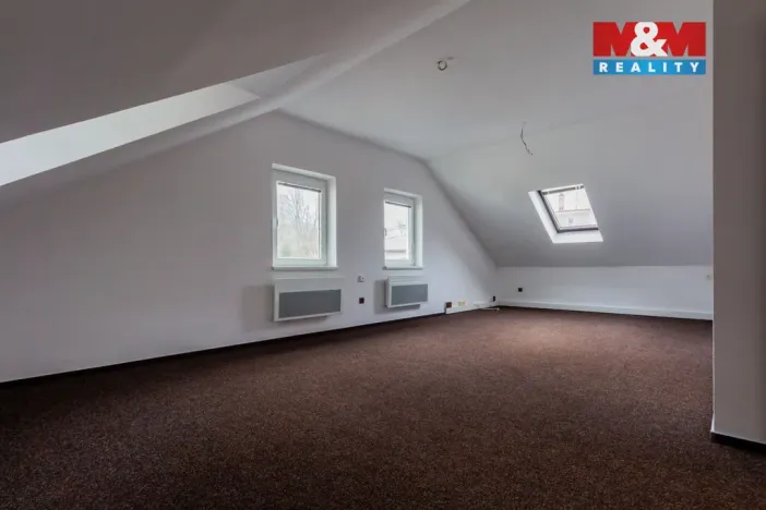 Pronájem kanceláře, Jeseník, nám. Svobody, 120 m2