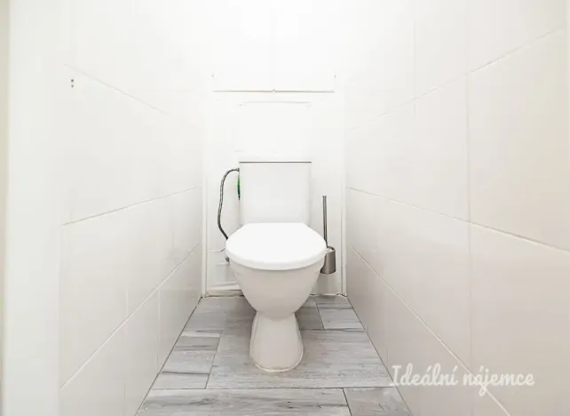 Pronájem bytu 3+1, Praha - Prosek, Vysočanská, 74 m2