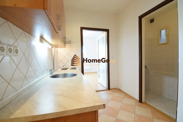 Pronájem bytu 1+kk, Praha - Nusle, Lounských, 45 m2