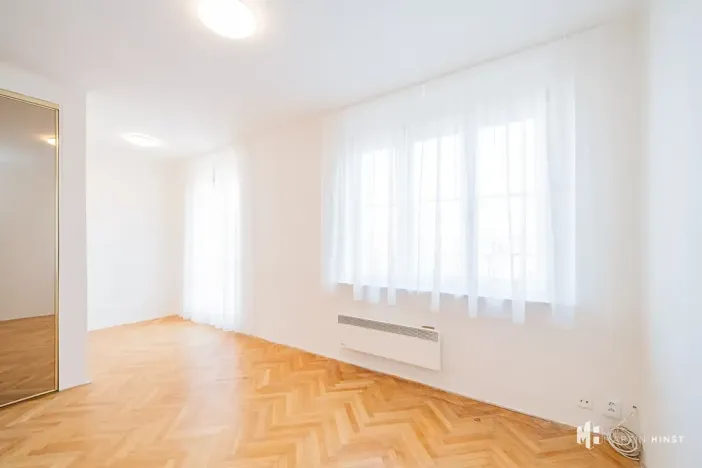 Pronájem bytu 1+kk, Praha - Vinohrady, Hradecká, 26 m2