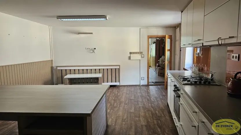 Prodej výrobních prostor, Kroměříž, 398 m2