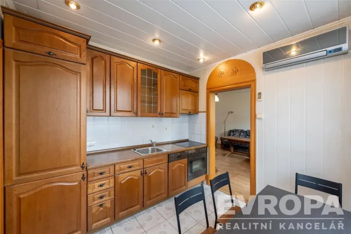 Pronájem bytu 3+1, Praha - Hlubočepy, Voskovcova, 77 m2