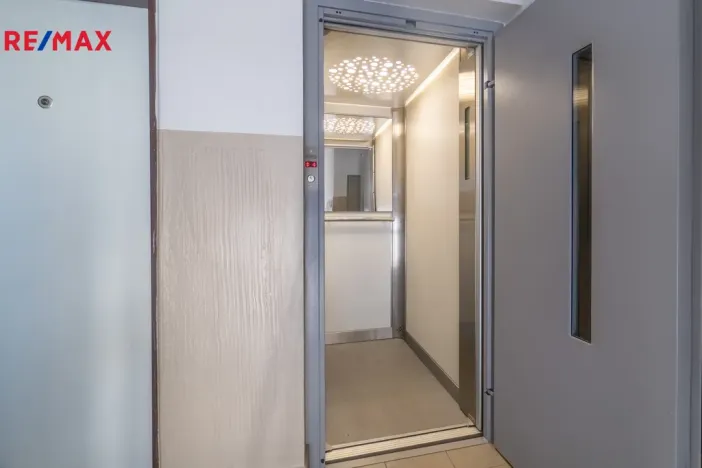 Pronájem bytu 2+1, Praha - Vinohrady, náměstí Jiřího z Lobkovic, 62 m2