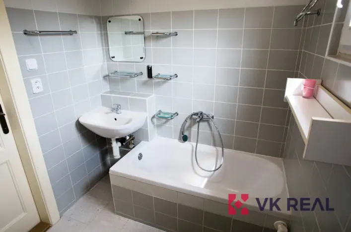 Pronájem bytu 2+kk, Praha - Břevnov, Bělohorská, 44 m2