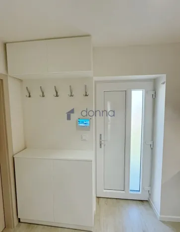 Pronájem bytu 2+1, Praha, U hájovny, 55 m2