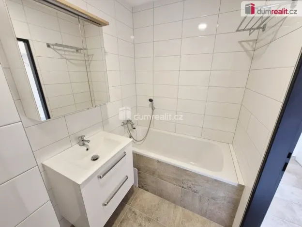 Pronájem bytu 2+kk, Kralupy nad Vltavou - Lobeček, Krakovská, 39 m2