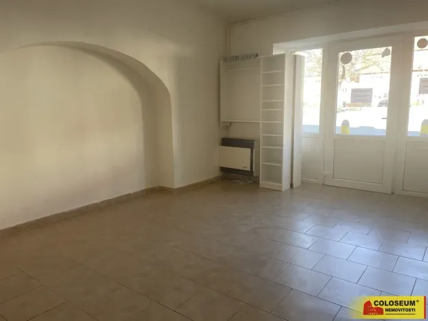 Pronájem obchodního prostoru, Rousínov, 25 m2