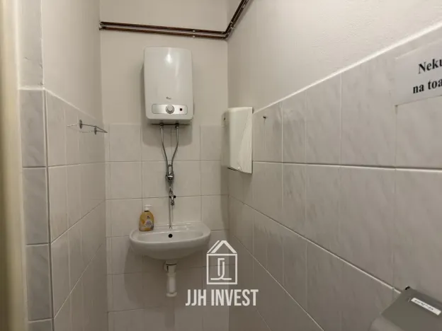 Pronájem kanceláře, Liberec - Liberec III-Jeřáb, 1. máje, 20 m2