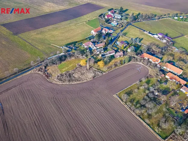 Prodej pole, Bukovany, 3528 m2