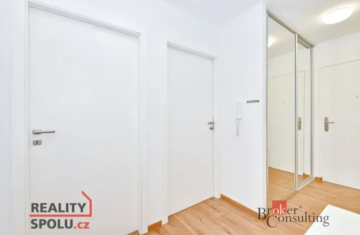 Pronájem bytu 3+kk, Praha - Vršovice, Tádžická, 74 m2