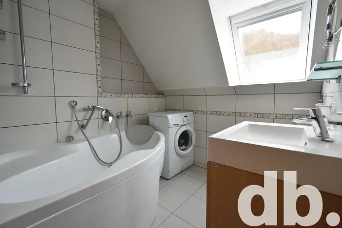 Pronájem bytu 3+kk, Karlovy Vary, Chelčického, 71 m2