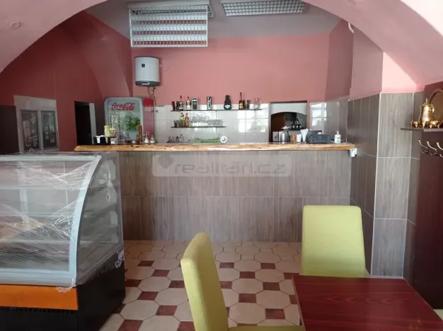 Pronájem obchodního prostoru, Nepomuk, náměstí Augustina Němejce, 69 m2