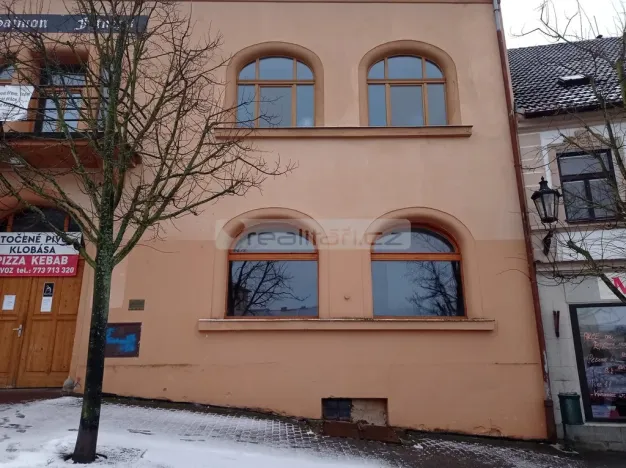 Pronájem obchodního prostoru, Nepomuk, náměstí Augustina Němejce, 69 m2