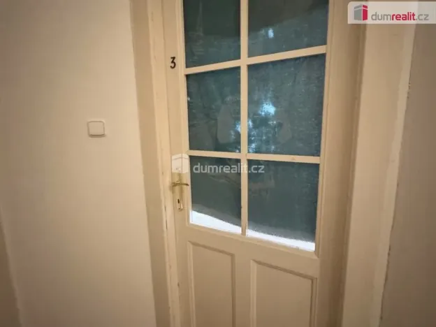 Pronájem atypického bytu, Praha - Velká Chuchle, Starochuchelská, 17 m2