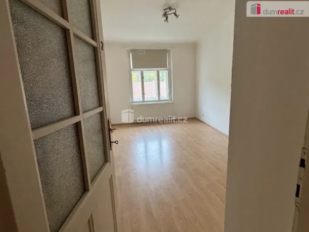 Pronájem atypického bytu, Praha - Velká Chuchle, Starochuchelská, 17 m2