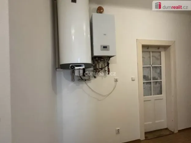 Pronájem atypického bytu, Praha - Velká Chuchle, Starochuchelská, 17 m2