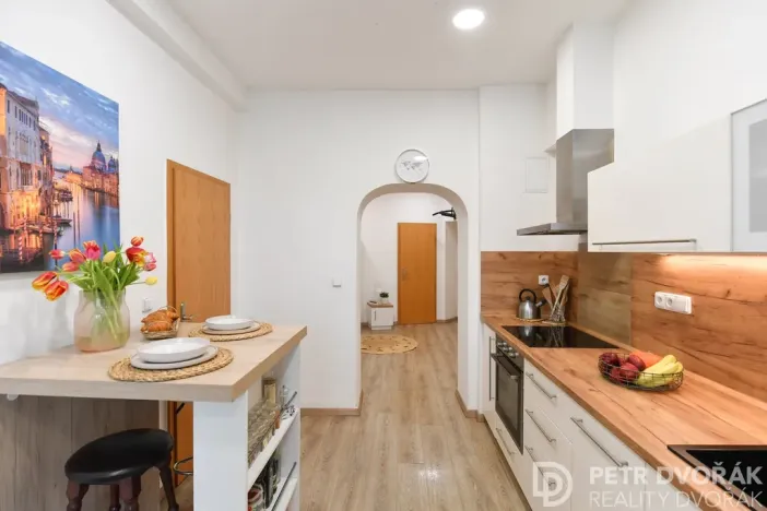 Prodej bytu 2+1, Praha - Žižkov, Basilejské náměstí, 73 m2