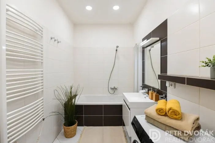 Prodej bytu 2+1, Praha - Žižkov, Basilejské náměstí, 73 m2