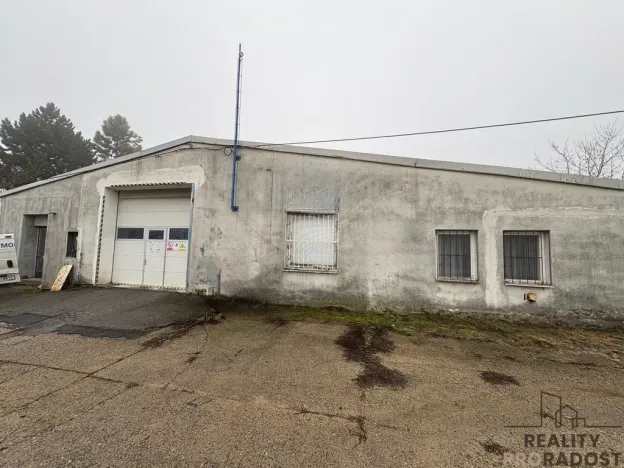 Prodej výrobních prostor, Hustopeče, 1710 m2