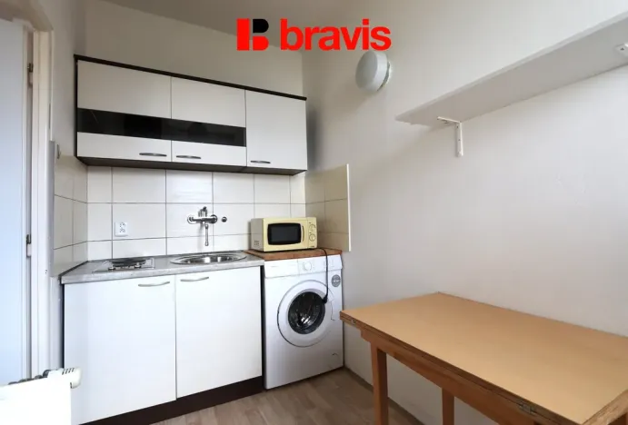 Pronájem bytu 1+1, Brno - Lesná, Halasovo náměstí, 29 m2