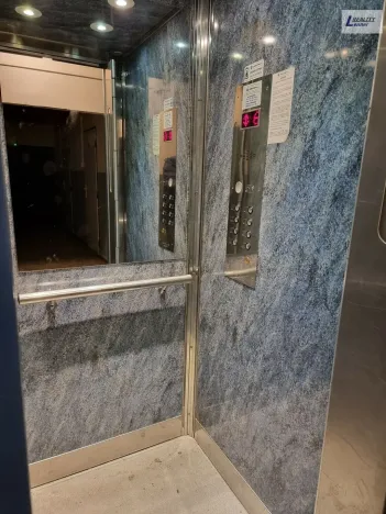 Pronájem bytu 3+kk, Praha - Karlín, Nekvasilova, 56 m2