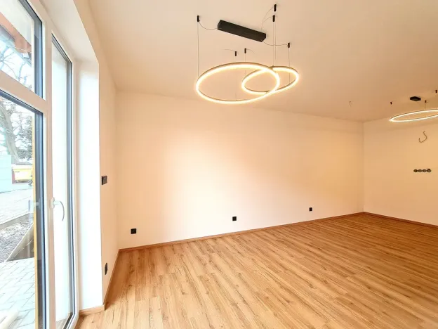 Prodej bytu 4+kk, Stochov, náměstí u dubu, 96 m2