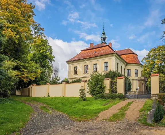 Pronájem komerční nemovitosti, Mirošov, náměstí Míru, 1364 m2