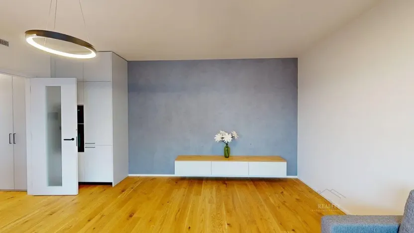 Pronájem bytu 2+kk, Praha - Troja, Pod Hrachovkou, 49 m2