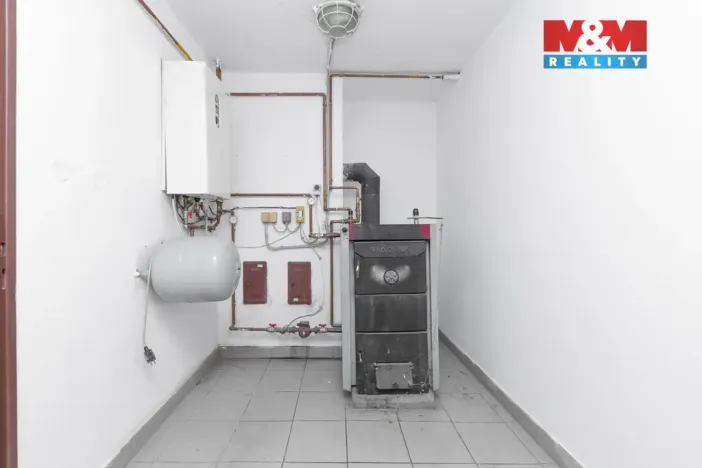 Prodej rodinného domu, Ivaň, 353 m2