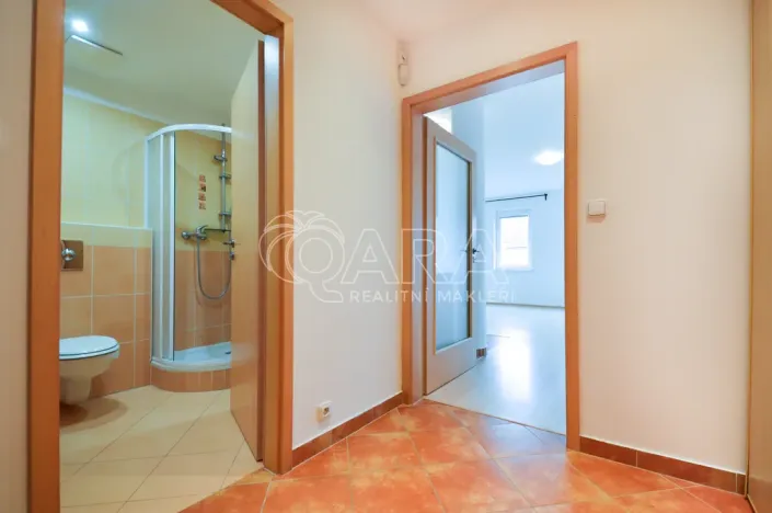 Pronájem bytu 1+kk, Praha - Prosek, Nad šestikopy, 36 m2