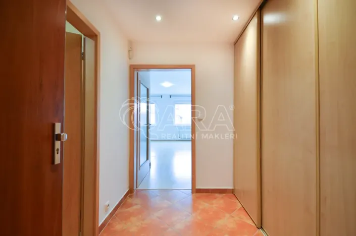Pronájem bytu 1+kk, Praha - Prosek, Nad šestikopy, 36 m2