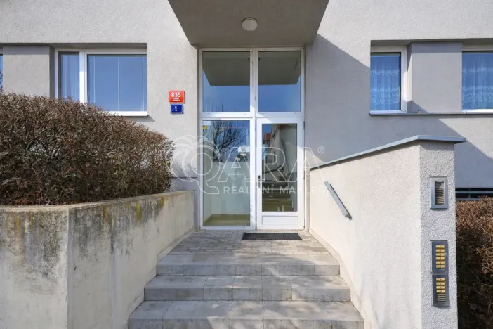 Pronájem bytu 1+kk, Praha - Prosek, Nad šestikopy, 36 m2