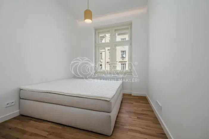 Pronájem bytu 2+kk, Praha - Nusle, Jaromírova, 58 m2