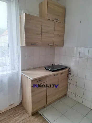 Pronájem bytu 1+kk, Podbořany, Husova, 24 m2