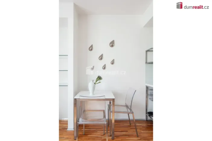 Pronájem bytu 2+kk, Praha - Košíře, Holečkova, 45 m2