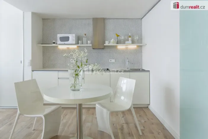 Pronájem bytu 2+kk, Praha - Košíře, Plzeňská, 53 m2