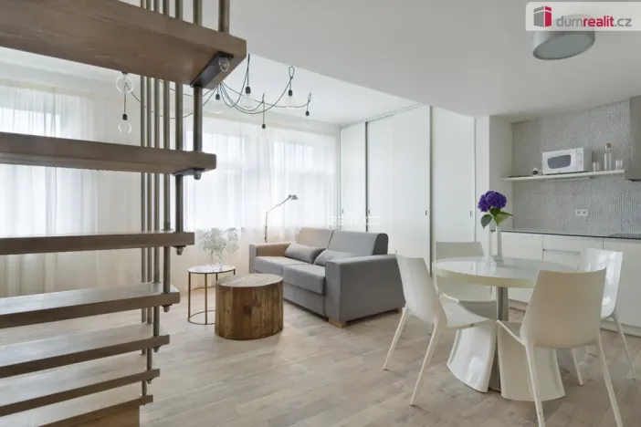 Pronájem bytu 2+kk, Praha - Košíře, Plzeňská, 53 m2