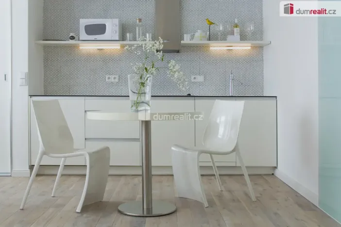 Pronájem bytu 2+kk, Praha - Košíře, Plzeňská, 53 m2