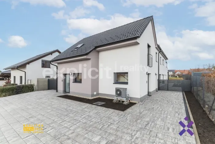 Prodej bytu 3+kk, Ostrožská Nová Ves, U Svatých, 76 m2